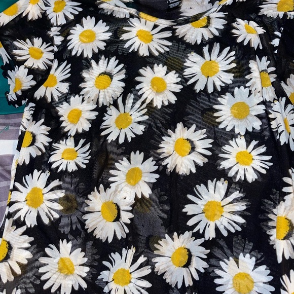 Rue 21 crop top - Picture 2 of 2